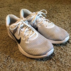 Metallic white Nike Flex Trainers 7